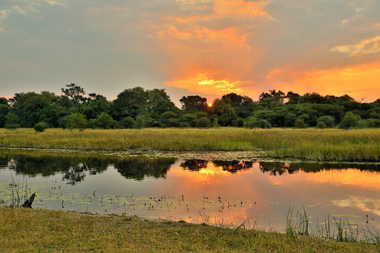Cresta Maun Hotel Exterior photo