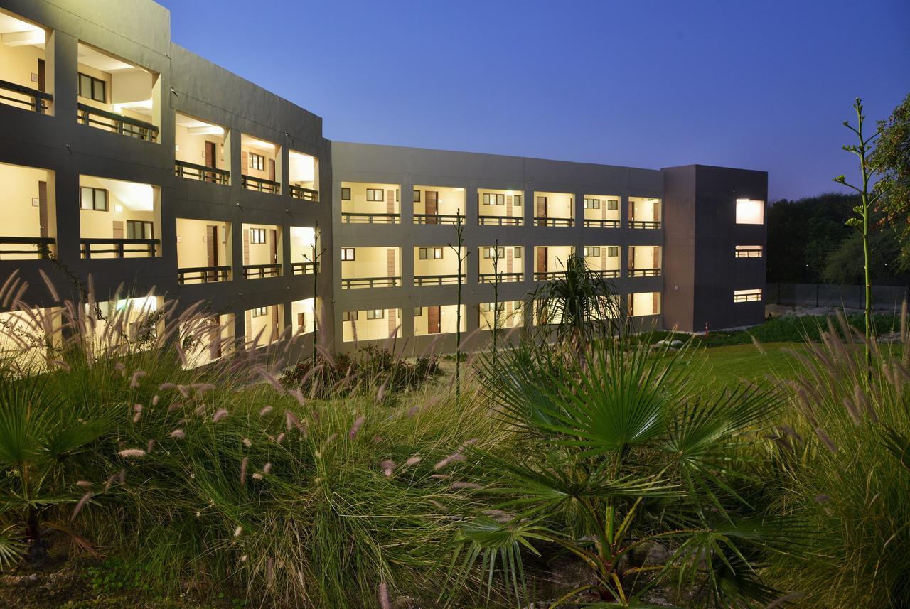Cresta Maun Hotel Exterior photo