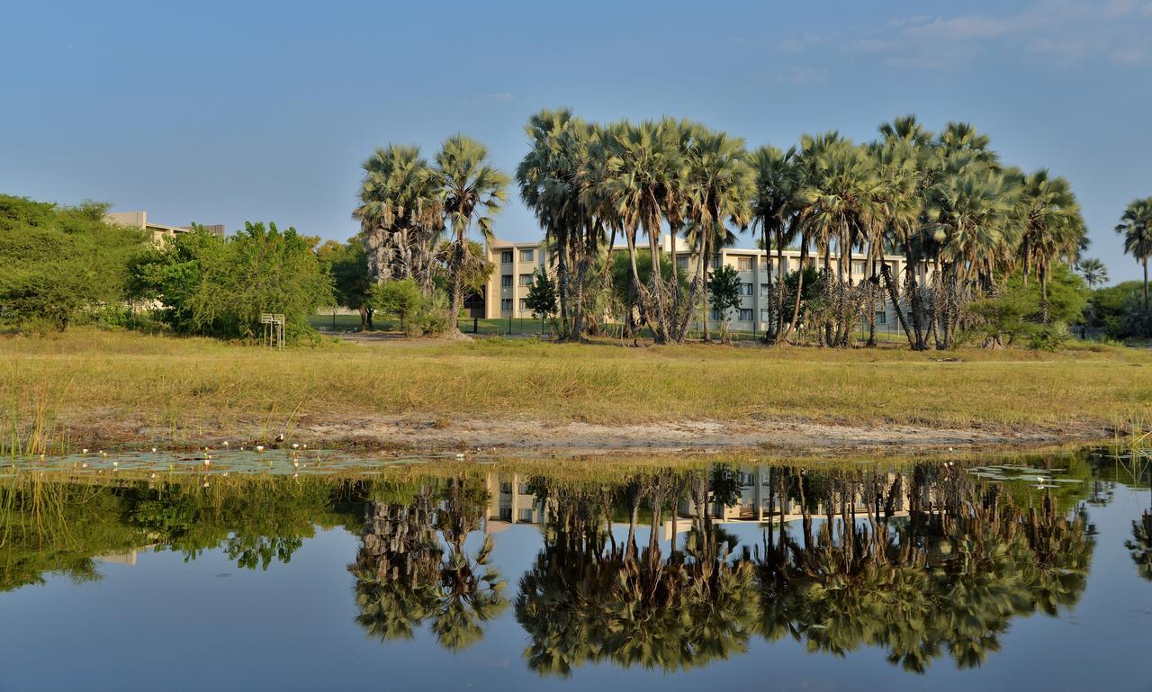 Cresta Maun Hotel Exterior photo